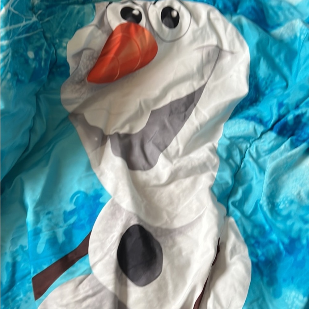 Olaf reversible bed set
